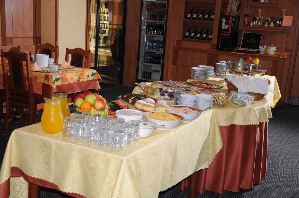 Hotel Panon Hodonín Extérieur photo
