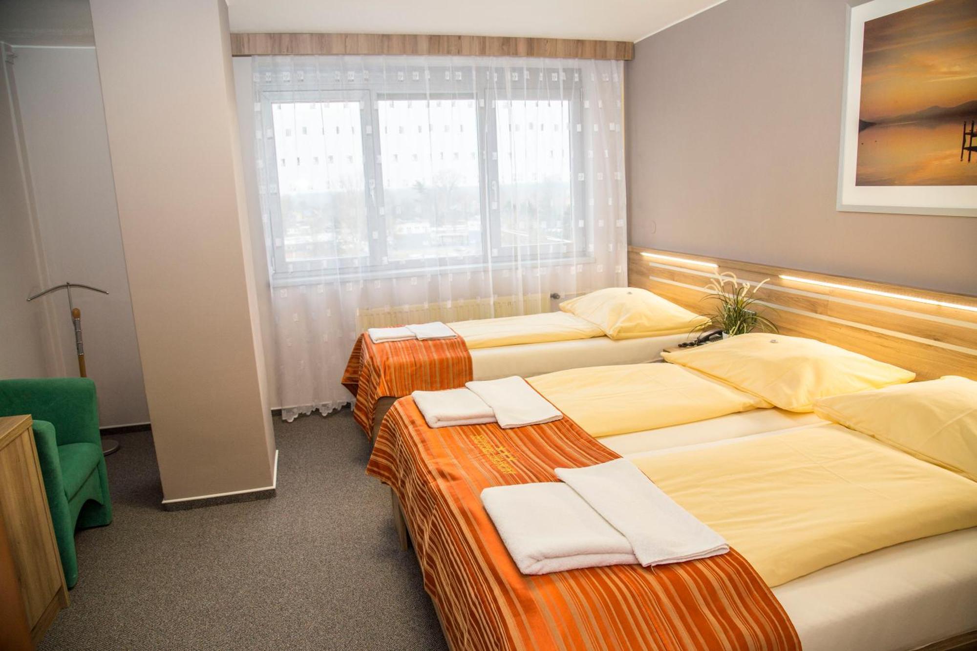 Hotel Panon Hodonín Extérieur photo