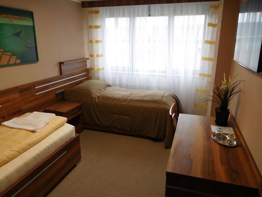 Hotel Panon Hodonín Extérieur photo
