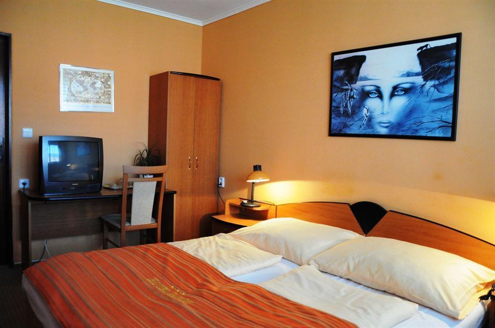 Hotel Panon Hodonín Extérieur photo