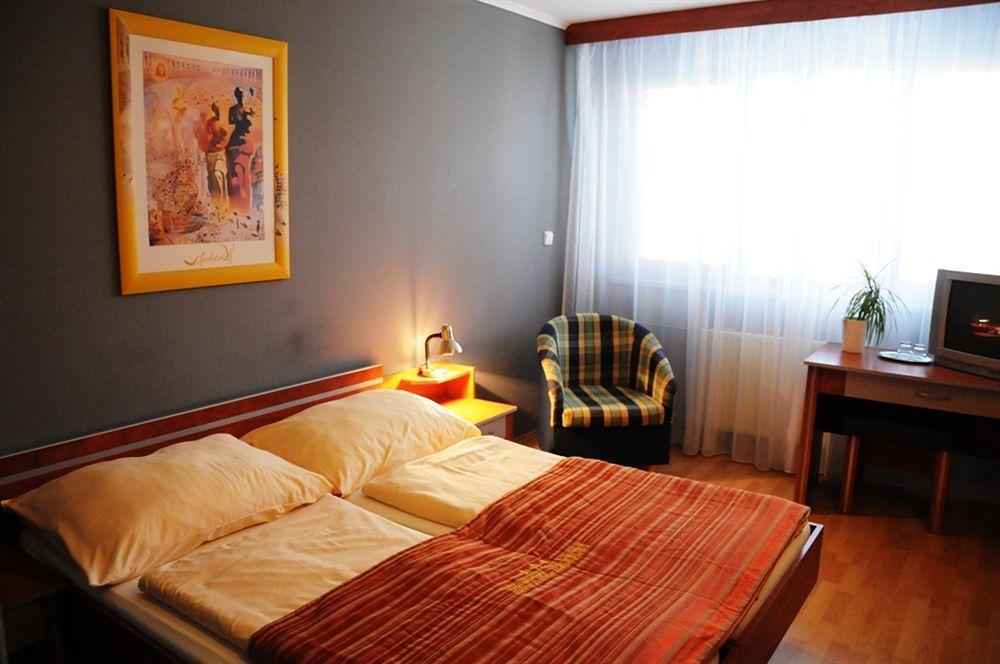 Hotel Panon Hodonín Extérieur photo