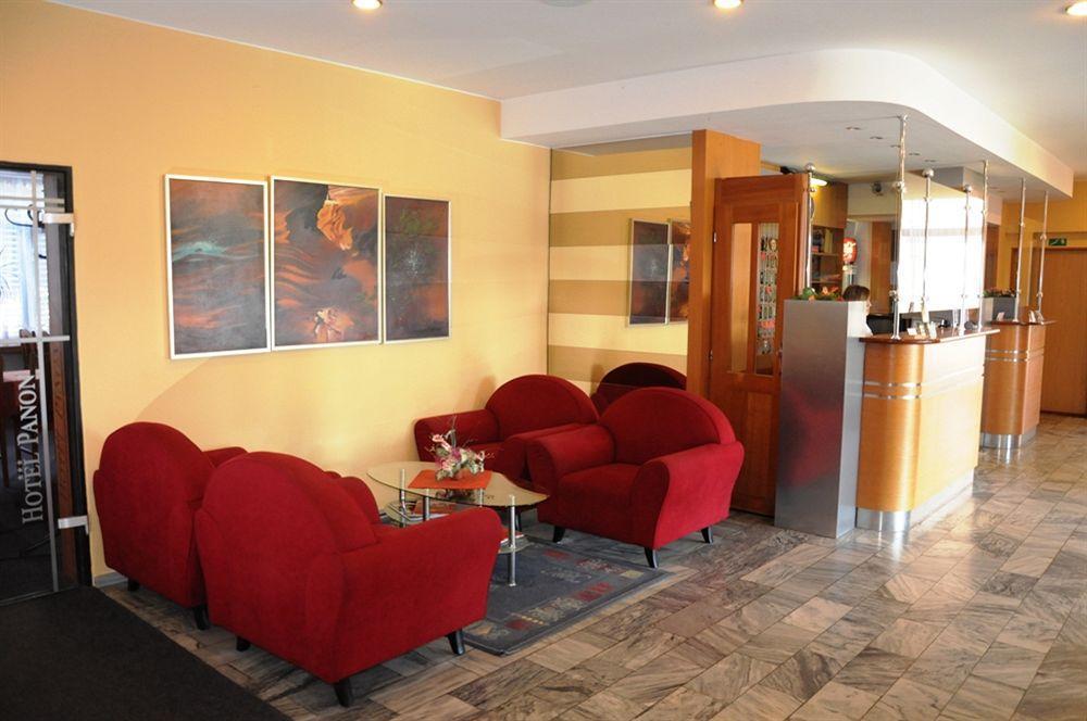 Hotel Panon Hodonín Extérieur photo
