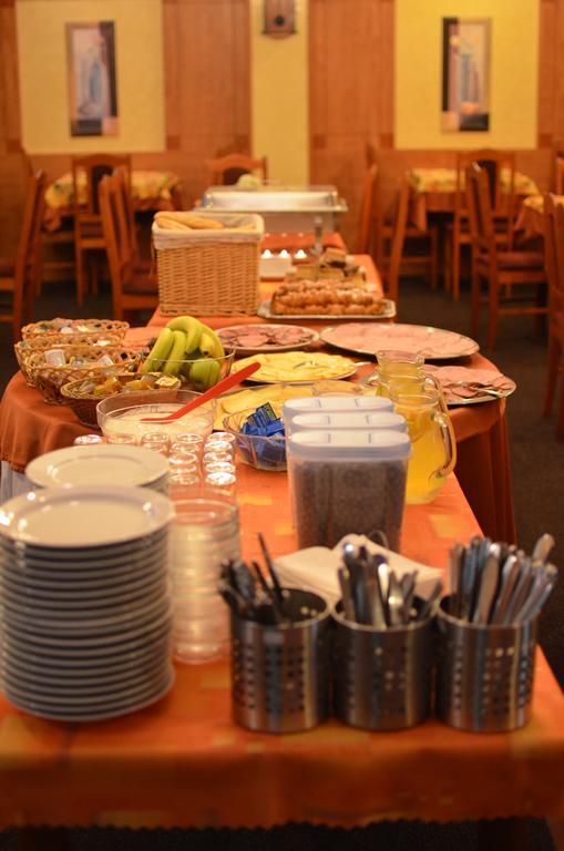 Hotel Panon Hodonín Extérieur photo