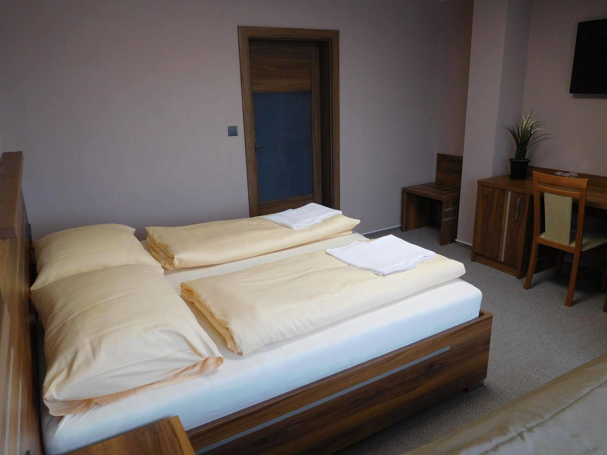 Hotel Panon Hodonín Extérieur photo