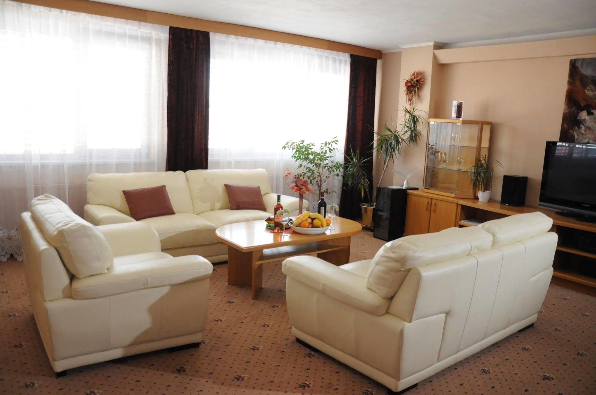 Hotel Panon Hodonín Extérieur photo