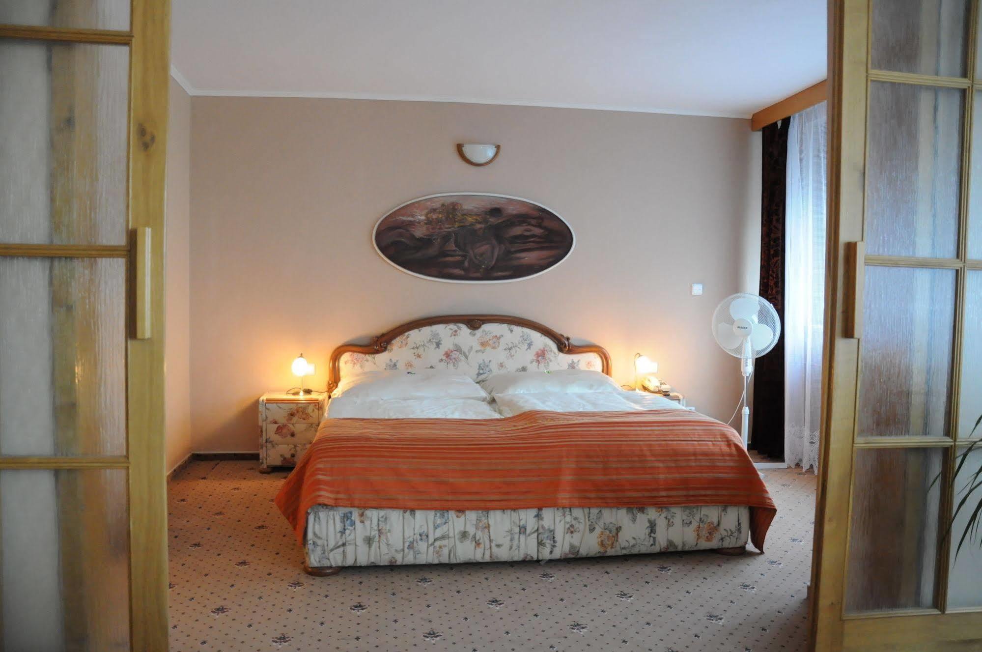 Hotel Panon Hodonín Extérieur photo