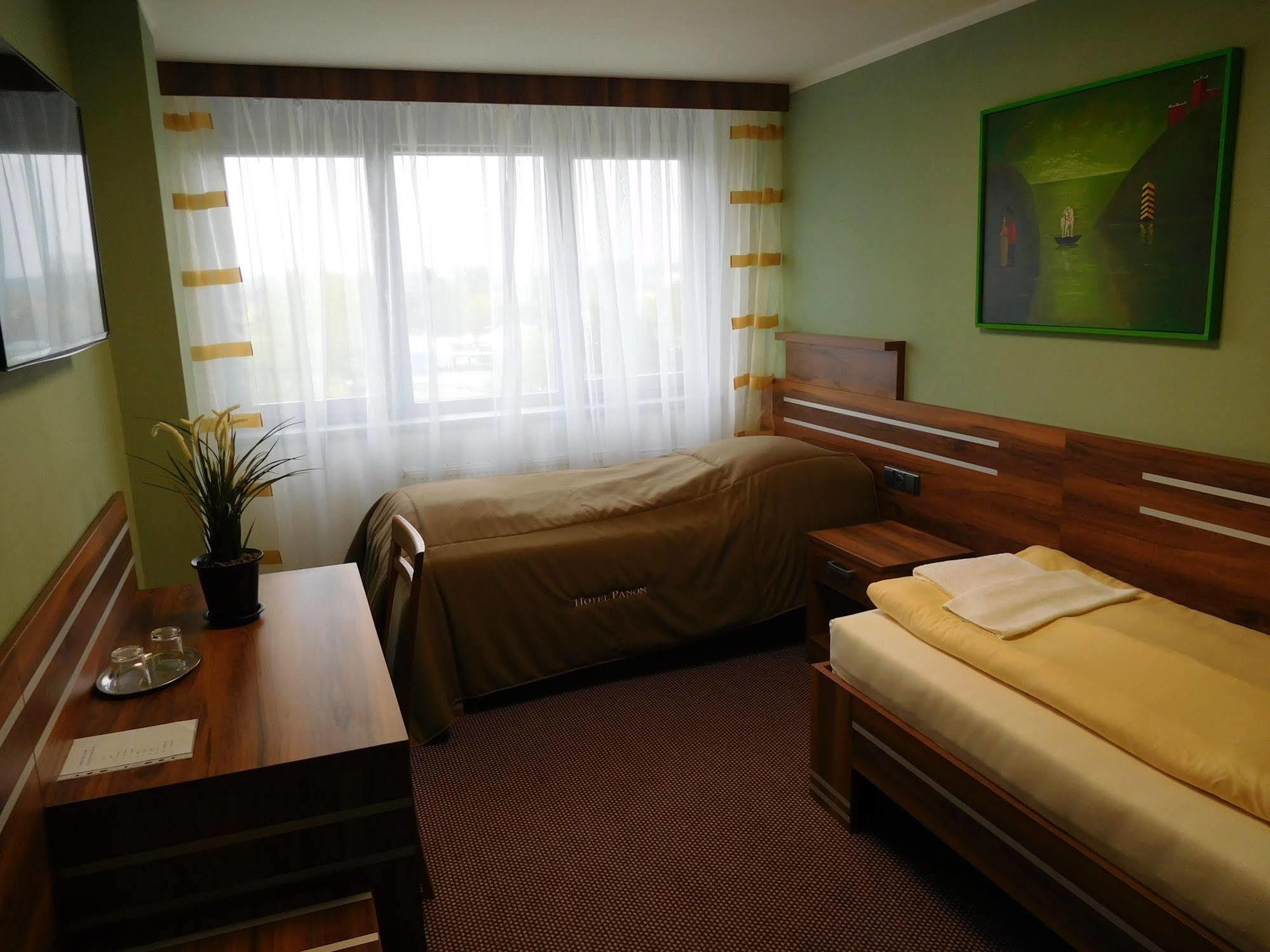 Hotel Panon Hodonín Extérieur photo