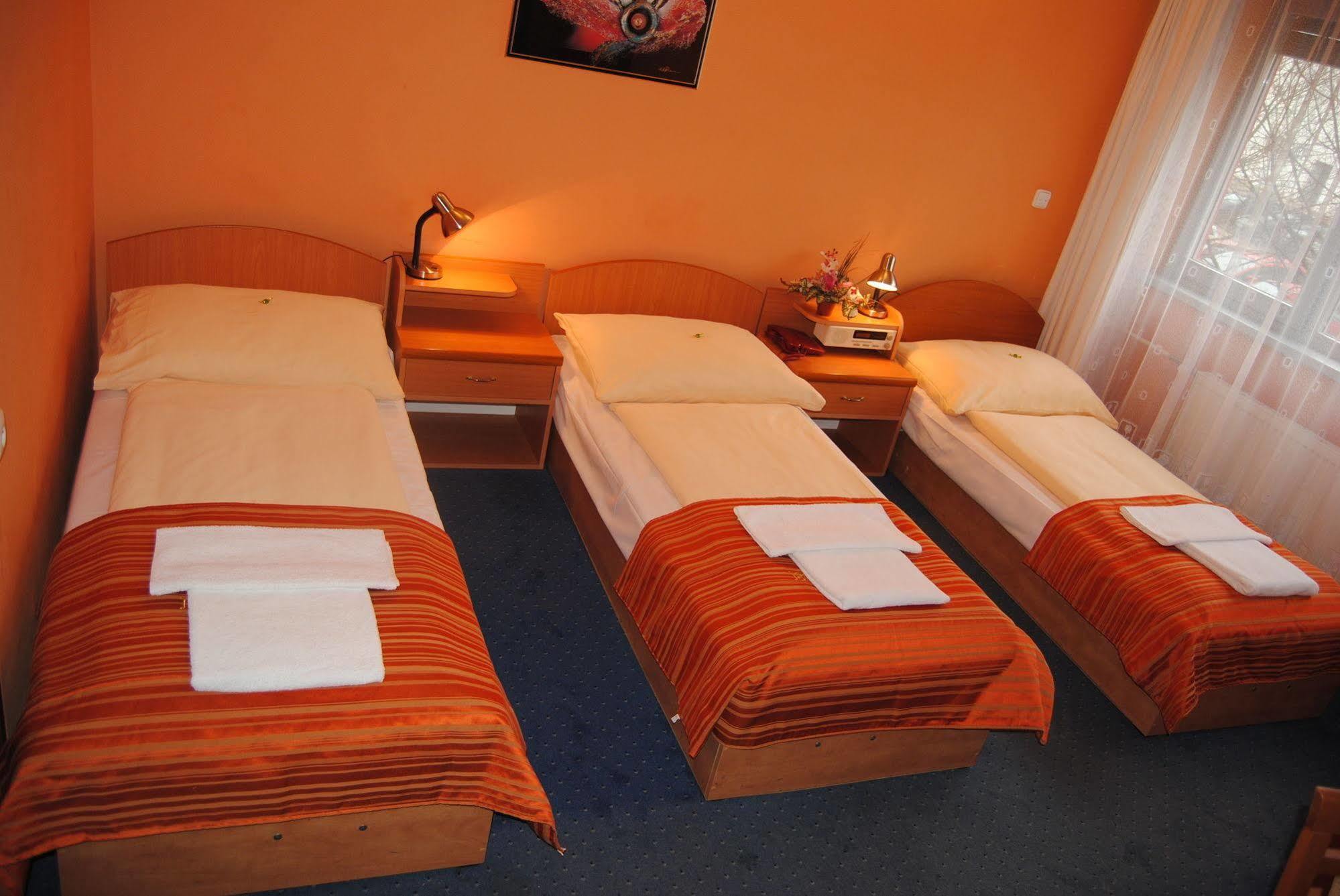 Hotel Panon Hodonín Extérieur photo