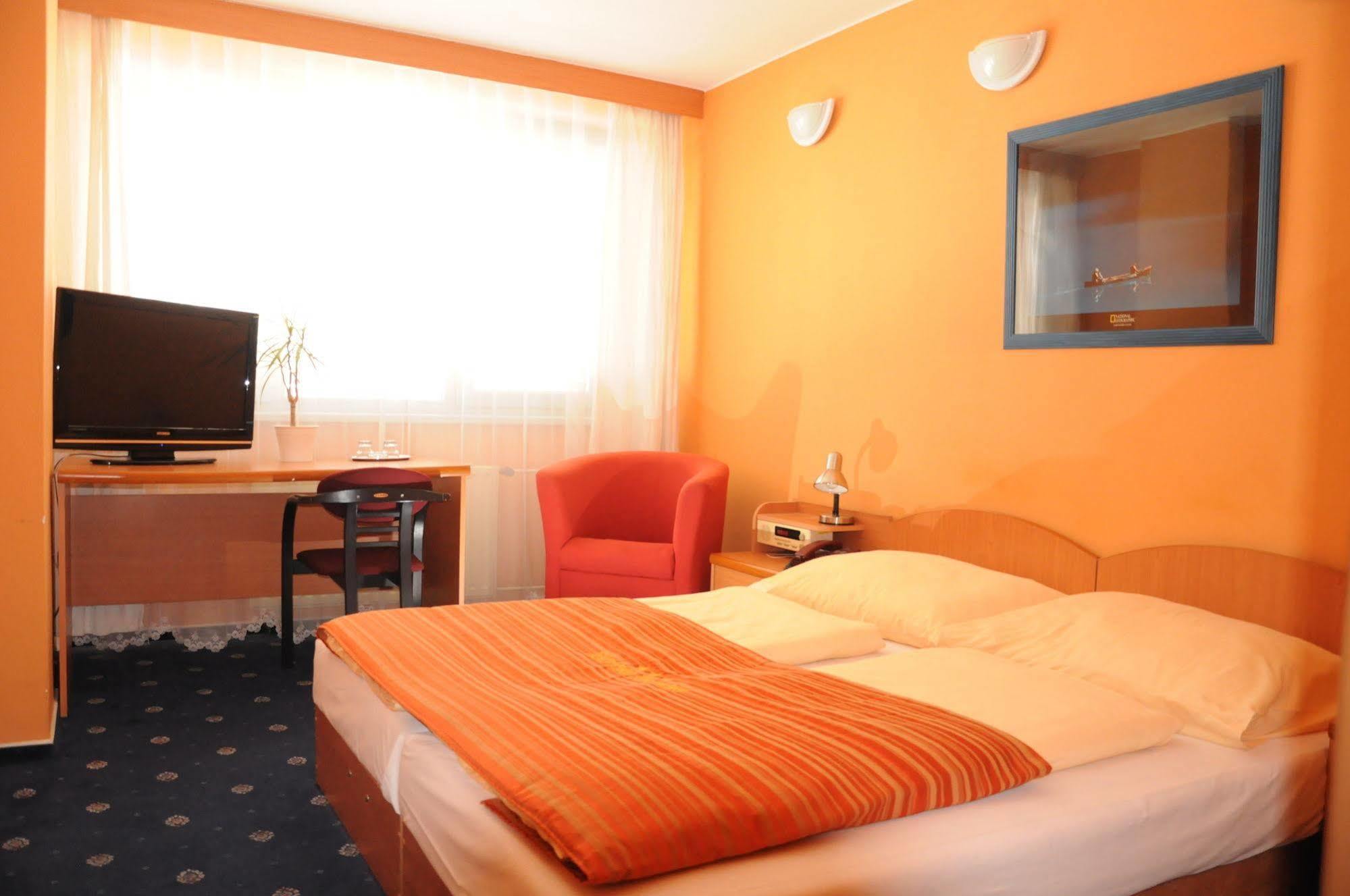 Hotel Panon Hodonín Extérieur photo