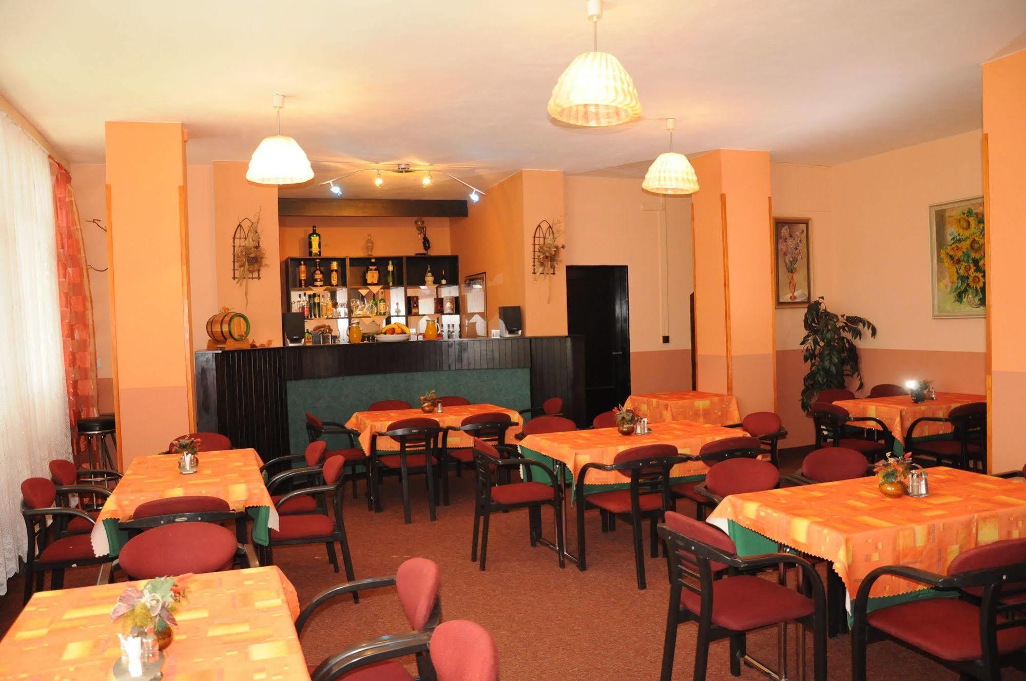 Hotel Panon Hodonín Extérieur photo