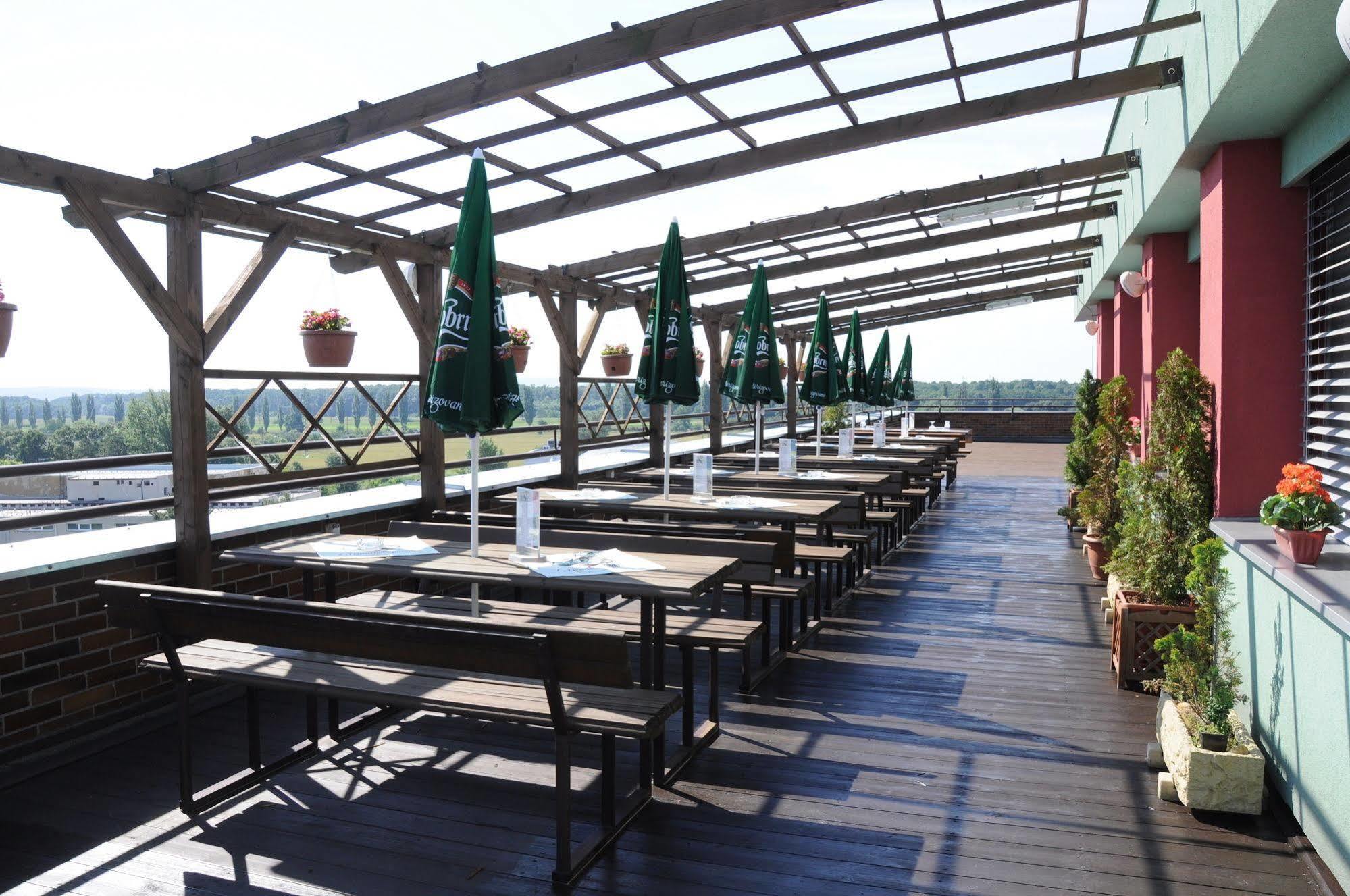 Hotel Panon Hodonín Extérieur photo